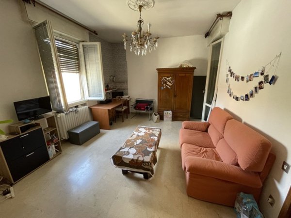 appartamento in vendita a Modena in zona Amendola