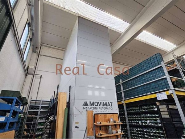 locale commerciale in vendita a Modena in zona Crocetta