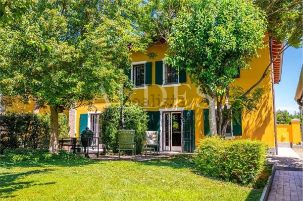 casa indipendente in vendita a Modena