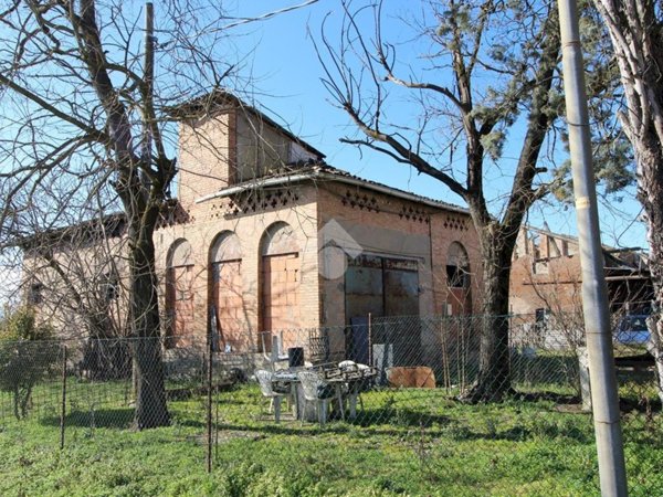 casa indipendente in vendita a Modena in zona Cittanova