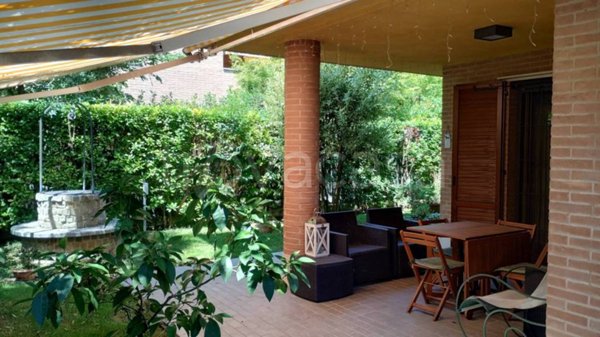casa indipendente in vendita a Modena in zona Amendola