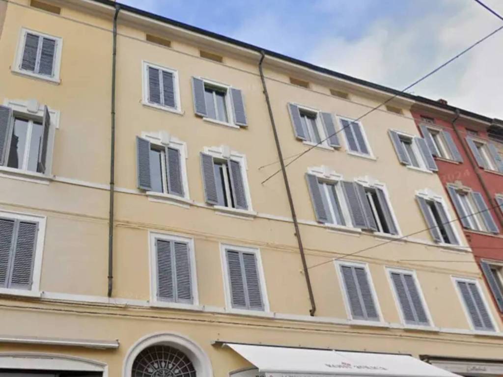 ufficio in vendita a Modena in zona Centro Storico