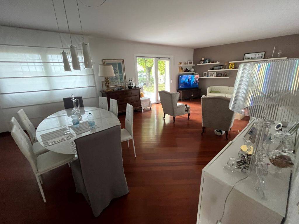 casa indipendente in vendita a Modena in zona Cognento