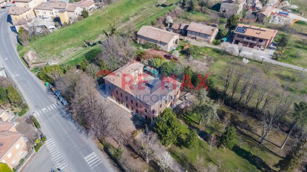 casa indipendente in vendita a Modena