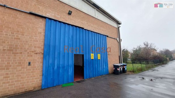 capannone in vendita a Modena in zona Madonnina / Quattro Ville