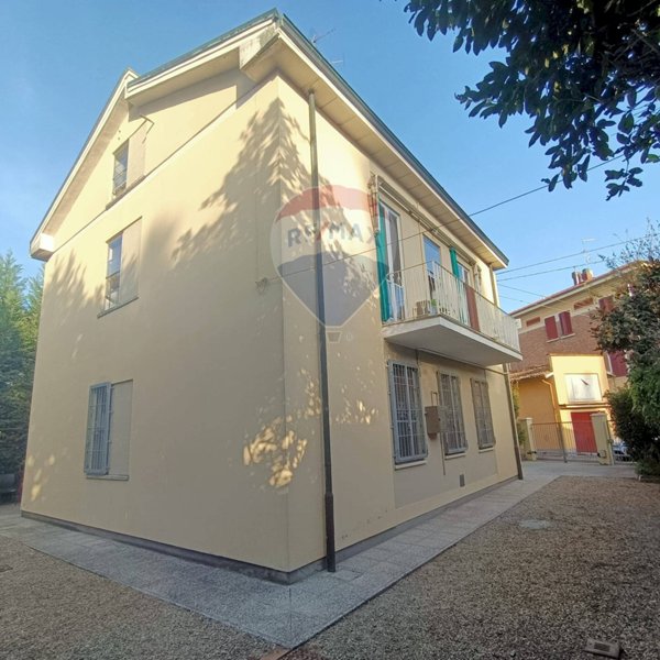 casa indipendente in vendita a Modena in zona Crocetta