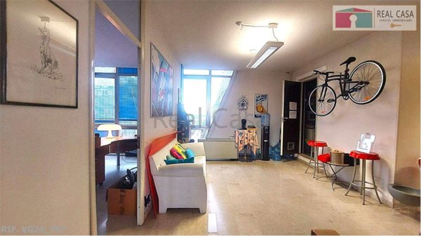 ufficio in vendita a Modena in zona San Faustino