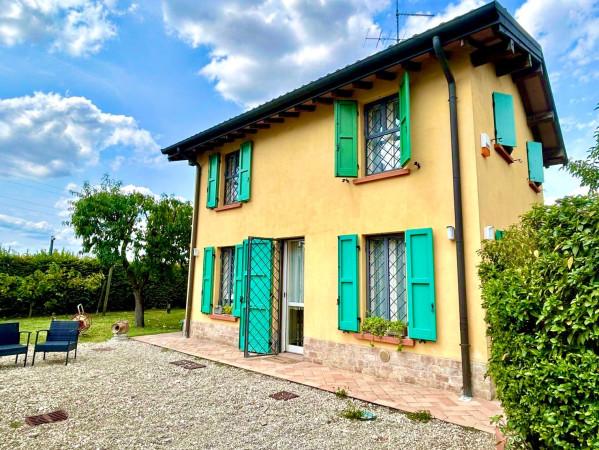 casa indipendente in vendita a Modena in zona Ganaceto