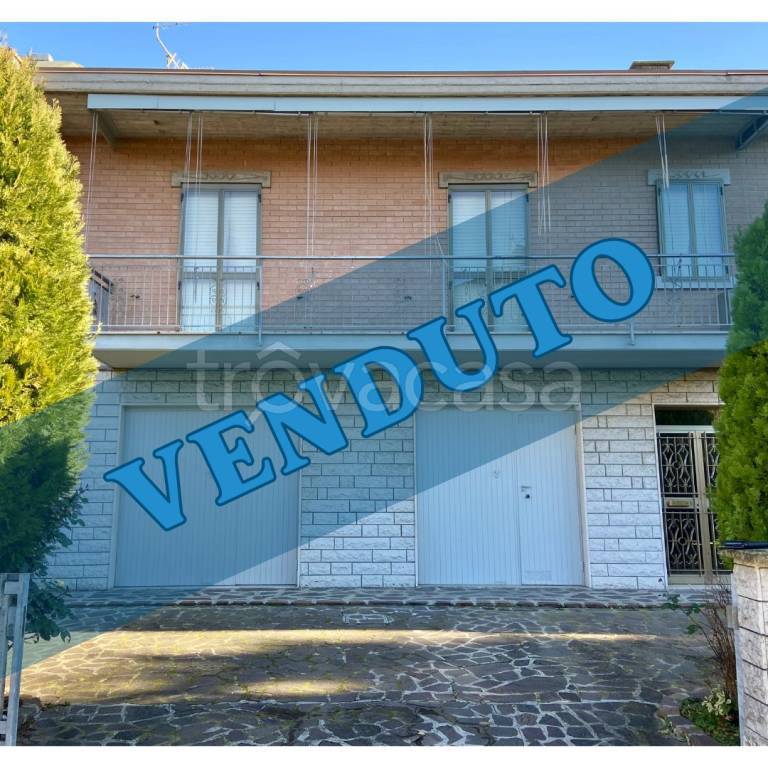 casa indipendente in vendita a Modena in zona Ganaceto