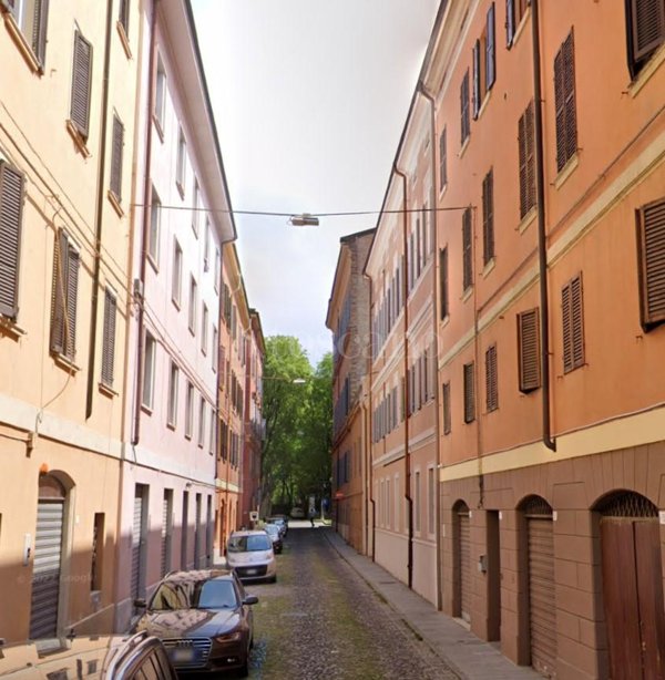 appartamento in vendita a Modena in zona Centro Storico