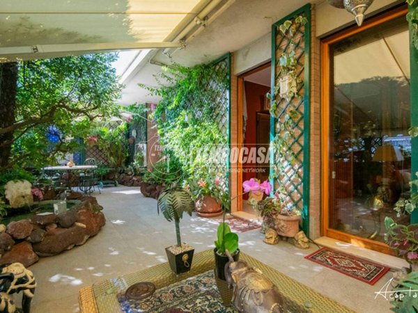 appartamento in vendita a Modena in zona Centro Storico