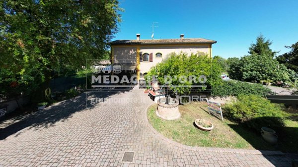 casa indipendente in vendita a Modena in zona San Damaso