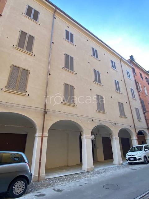appartamento in vendita a Modena in zona Centro Storico