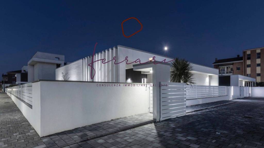 casa indipendente in vendita a Modena in zona Crocetta