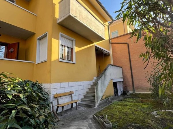 casa indipendente in vendita a Modena in zona San Cataldo