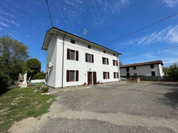casa indipendente in vendita a Modena in zona Vaciglio