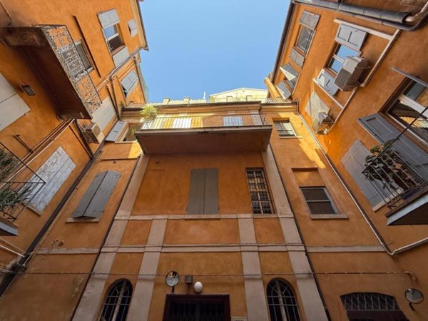 appartamento in vendita a Modena in zona Centro Storico