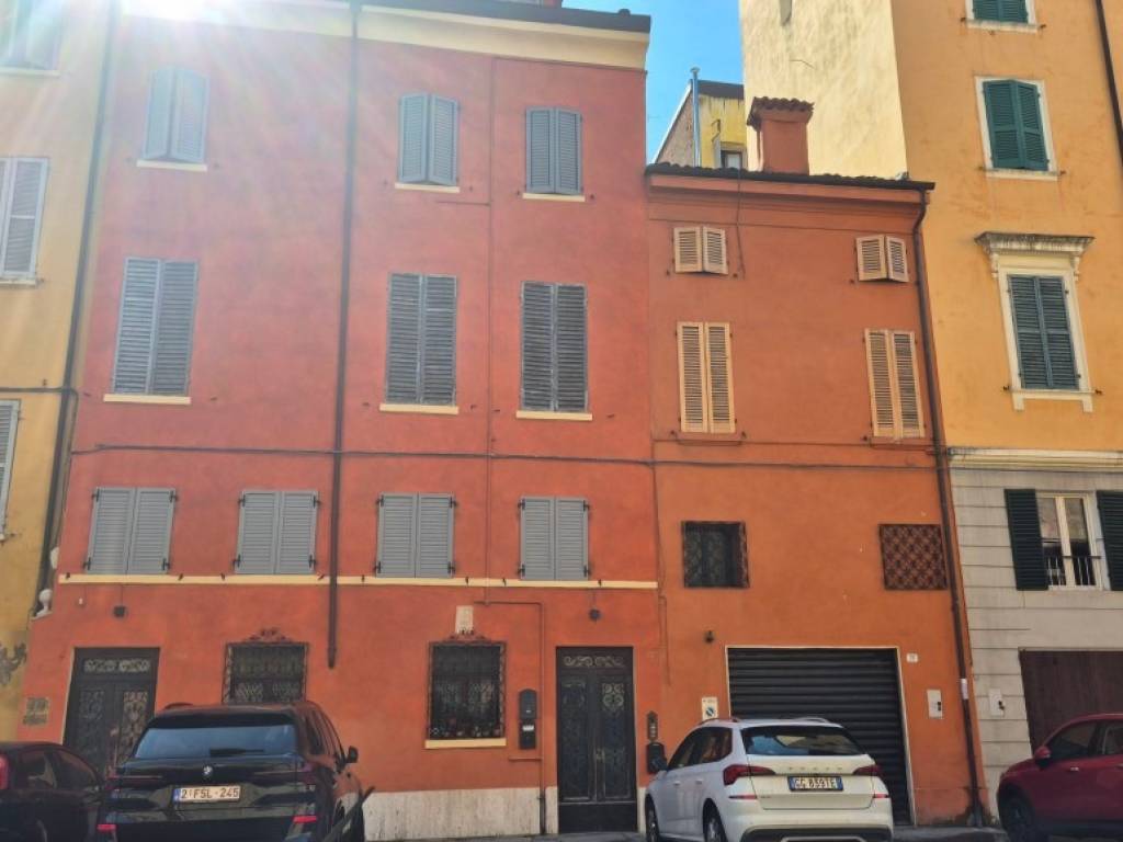 appartamento in vendita a Modena in zona Centro Storico