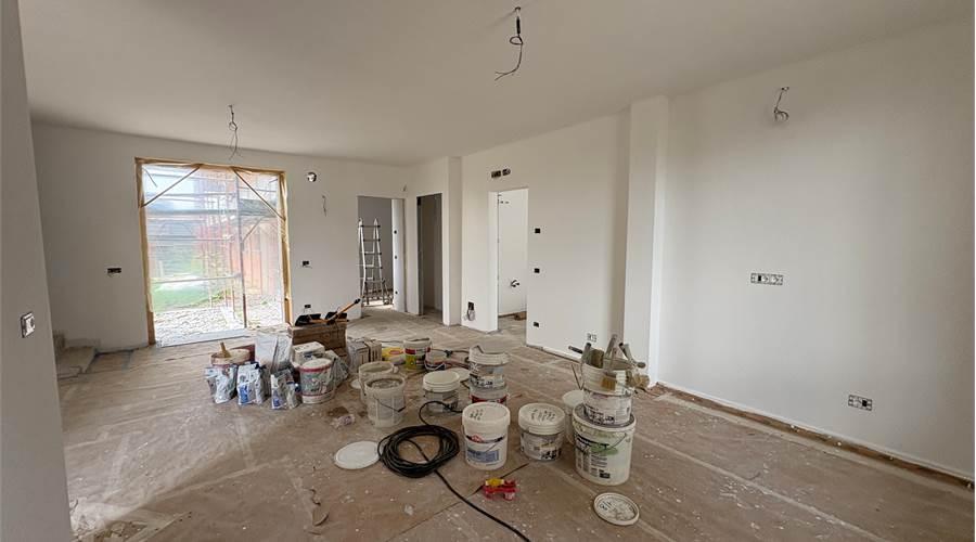 casa indipendente in vendita a Modena in zona Lesignana