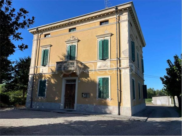 casa indipendente in vendita a Modena in zona Madonnina / Quattro Ville