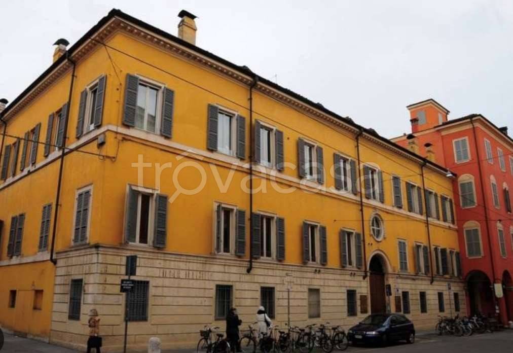 appartamento in vendita a Modena in zona Centro Storico