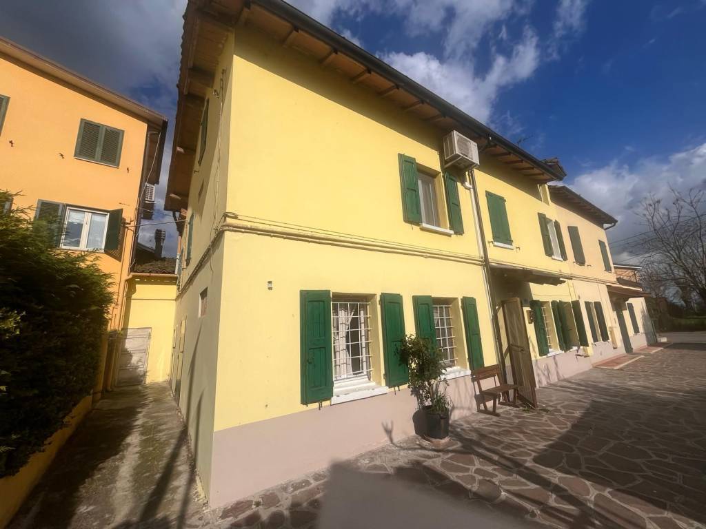 casa indipendente in vendita a Modena in zona San Lazzaro / Modena Est