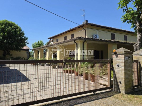 casa indipendente in vendita a Modena in zona Cognento