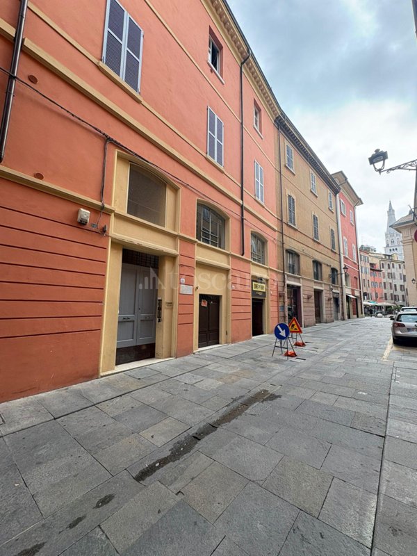 appartamento in vendita a Modena in zona Centro Storico
