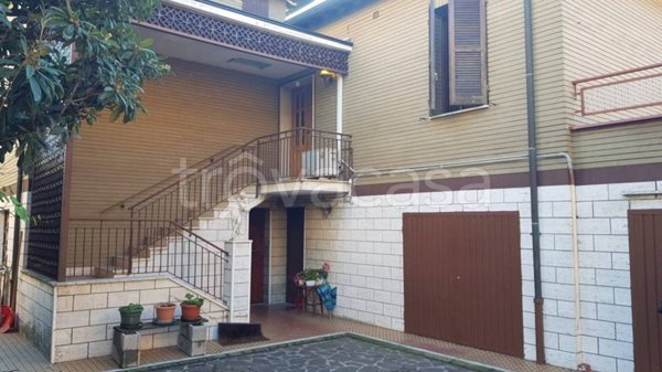 casa indipendente in vendita a Modena in zona Crocetta