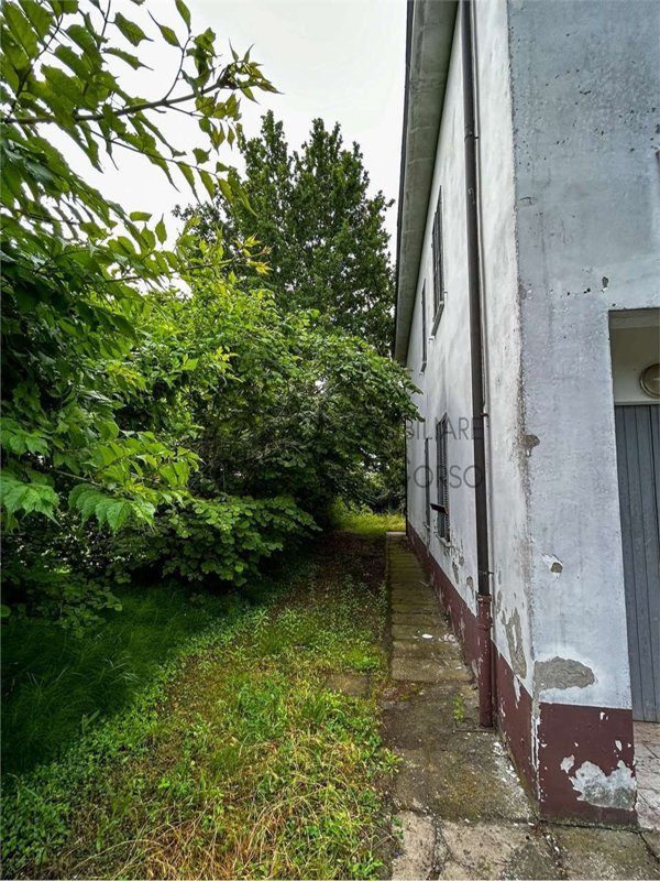 casa indipendente in vendita a Modena in zona Lesignana