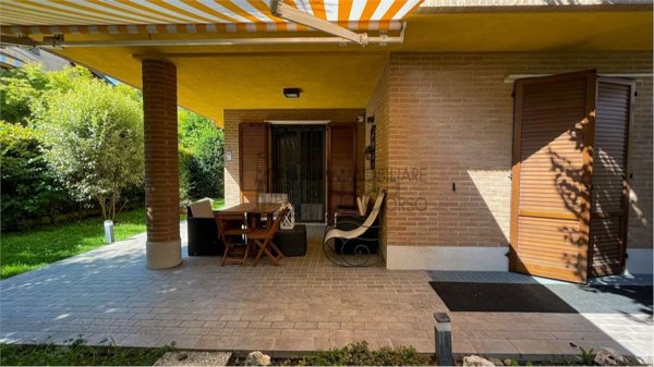 casa indipendente in vendita a Modena in zona San Faustino