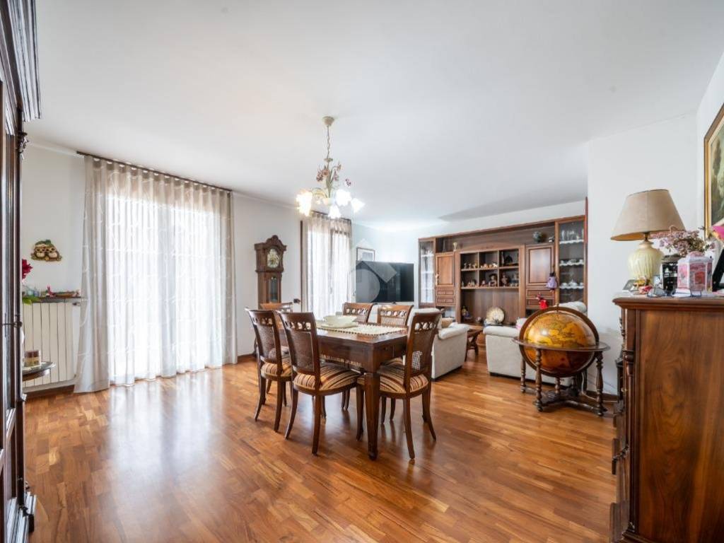 casa indipendente in vendita a Modena in zona Vaciglio