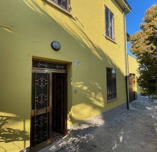 casa indipendente in vendita a Modena in zona San Lazzaro / Modena Est