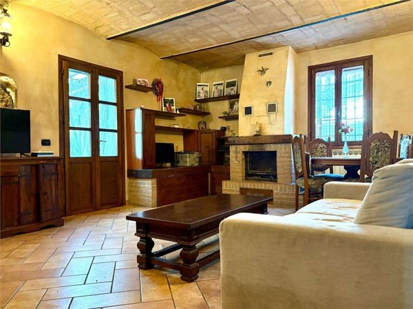 casa indipendente in vendita a Modena in zona Madonnina / Quattro Ville