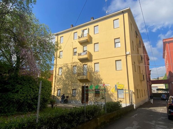 appartamento in vendita a Modena in zona Centro Storico