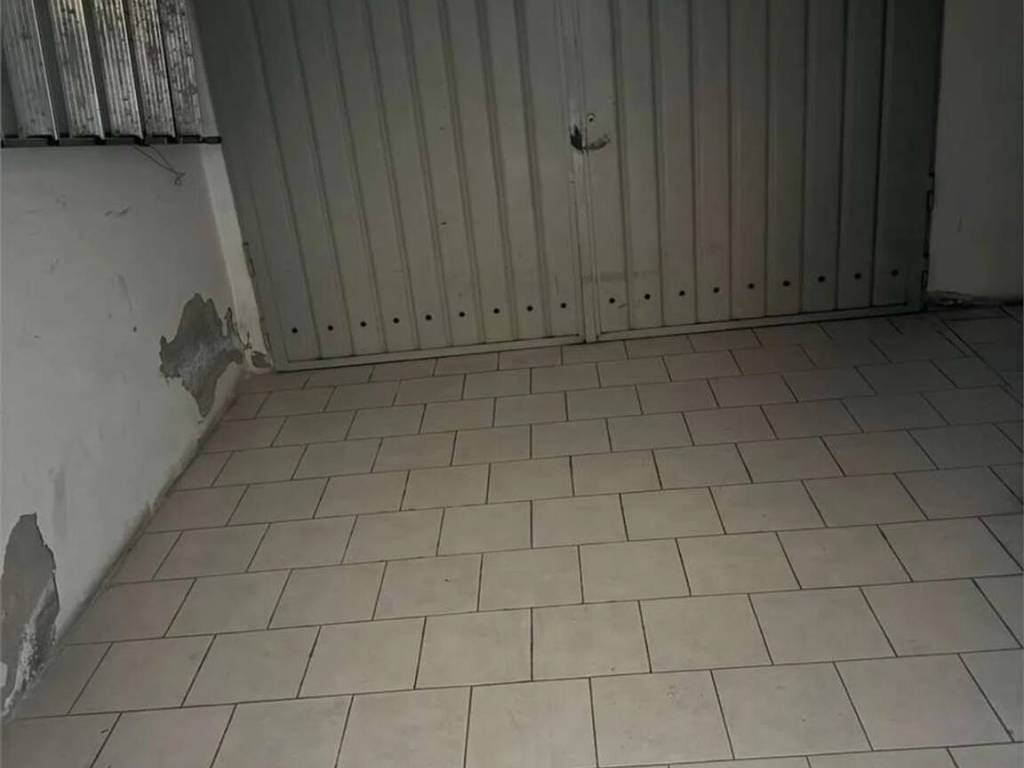 negozio in vendita a Modena