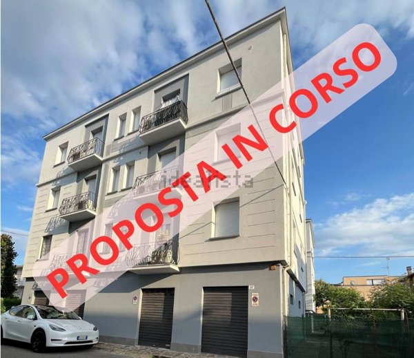 appartamento in vendita a Modena in zona Amendola