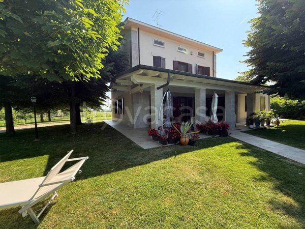 casa indipendente in vendita a Modena in zona Portile