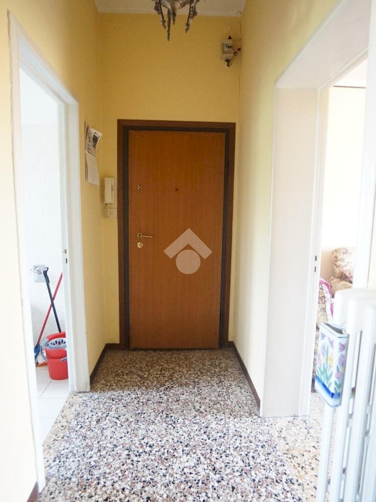appartamento in vendita a Modena in zona Madonnina / Quattro Ville