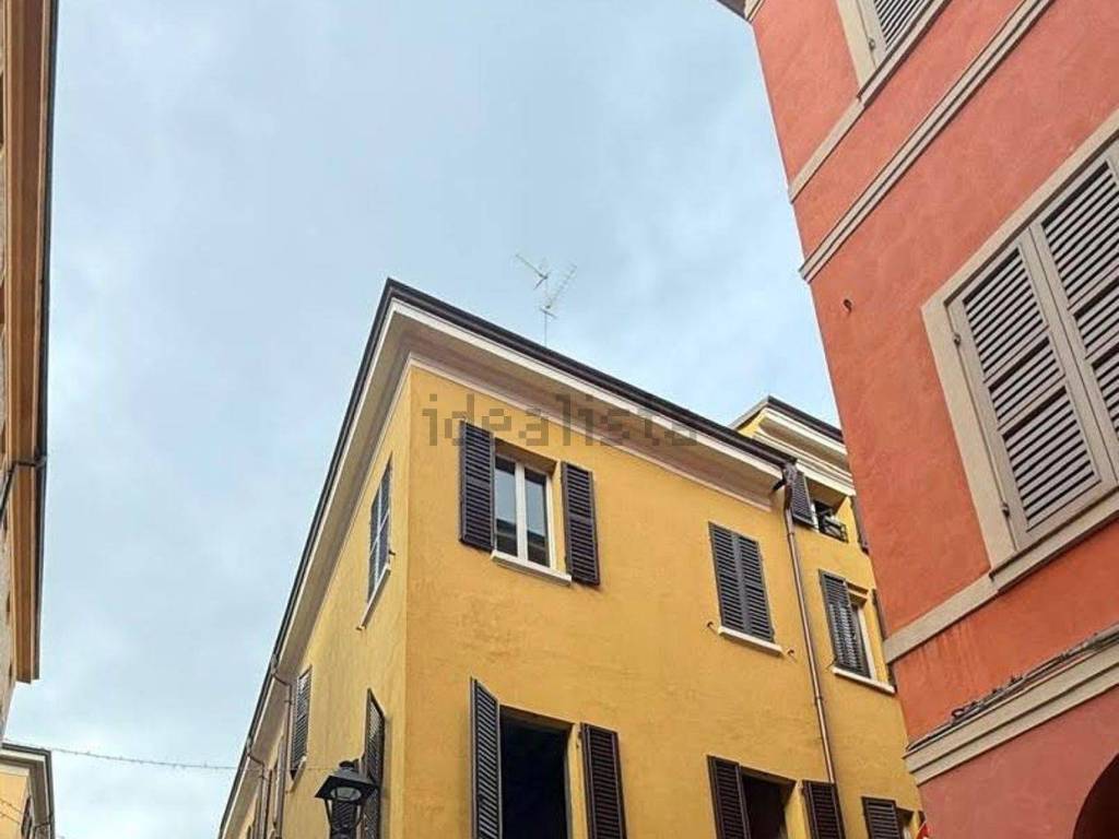 appartamento in vendita a Modena in zona Centro Storico
