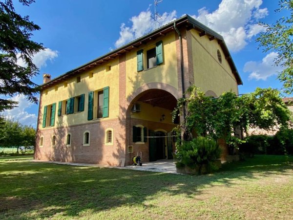 casa indipendente in vendita a Modena in zona Villanova