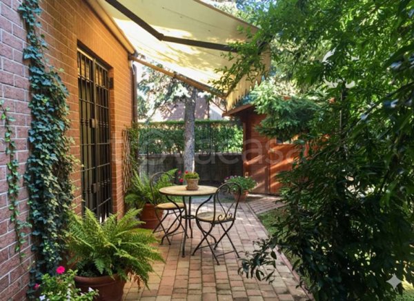casa indipendente in vendita a Modena in zona Crocetta