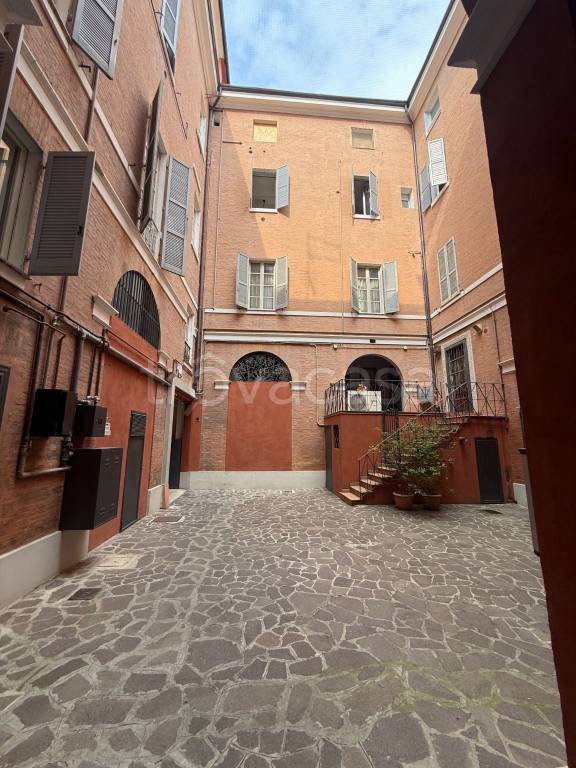 appartamento in vendita a Modena in zona Centro Storico
