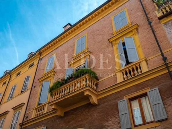 appartamento in vendita a Modena in zona Centro Storico
