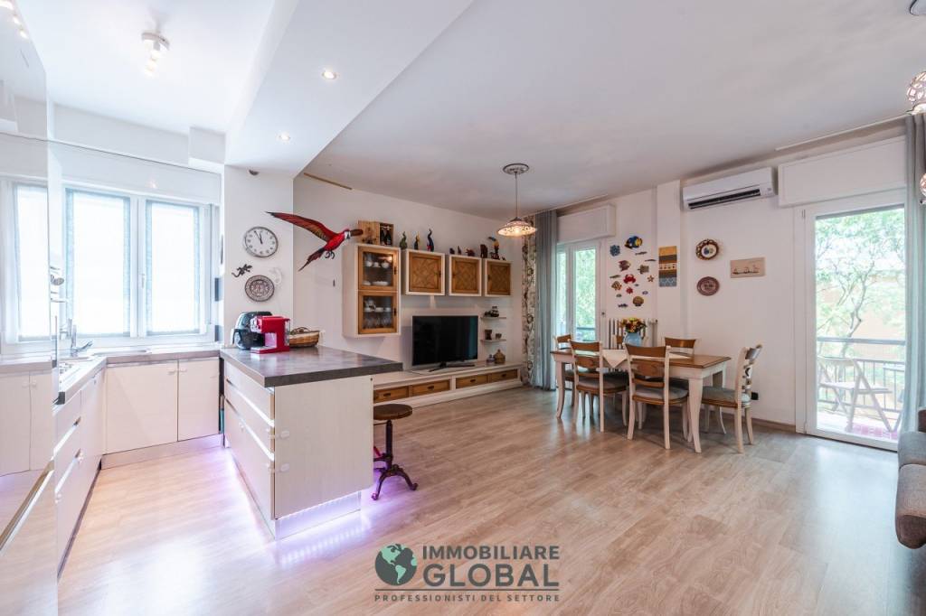 appartamento in vendita a Modena in zona Centro Storico