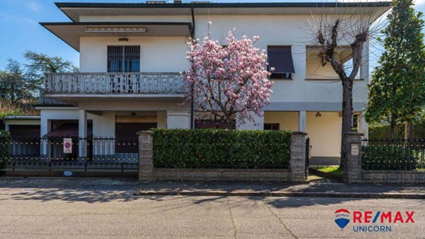 casa indipendente in vendita a Modena in zona Crocetta