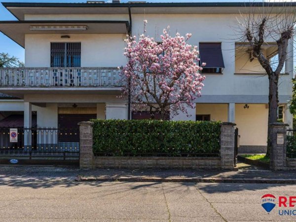 casa indipendente in vendita a Modena in zona Crocetta