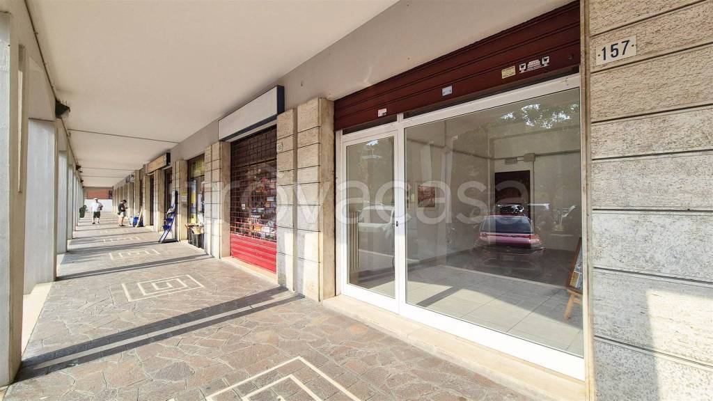 negozio in vendita a Modena in zona Centro Storico