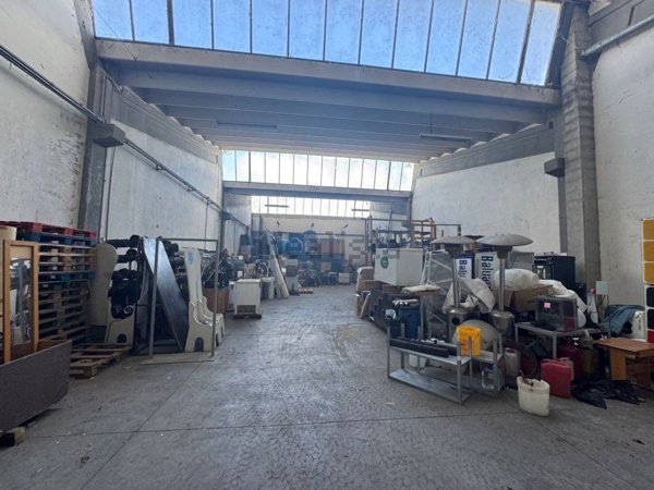 capannone in vendita a Modena in zona San Lazzaro / Modena Est