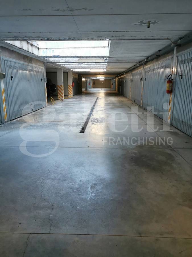 ufficio in vendita a Modena in zona Centro Storico